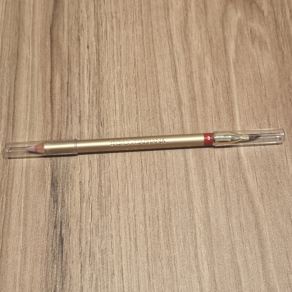 Dolce & Gabbana Precision Lip Liner in 3 Ruby